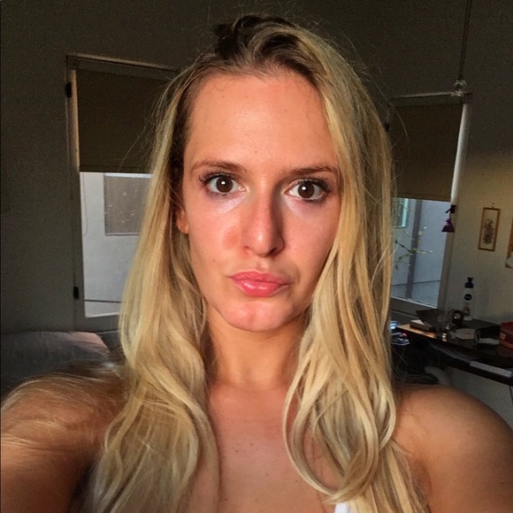 Meet your Posher, Emily - Picture 1 of 1